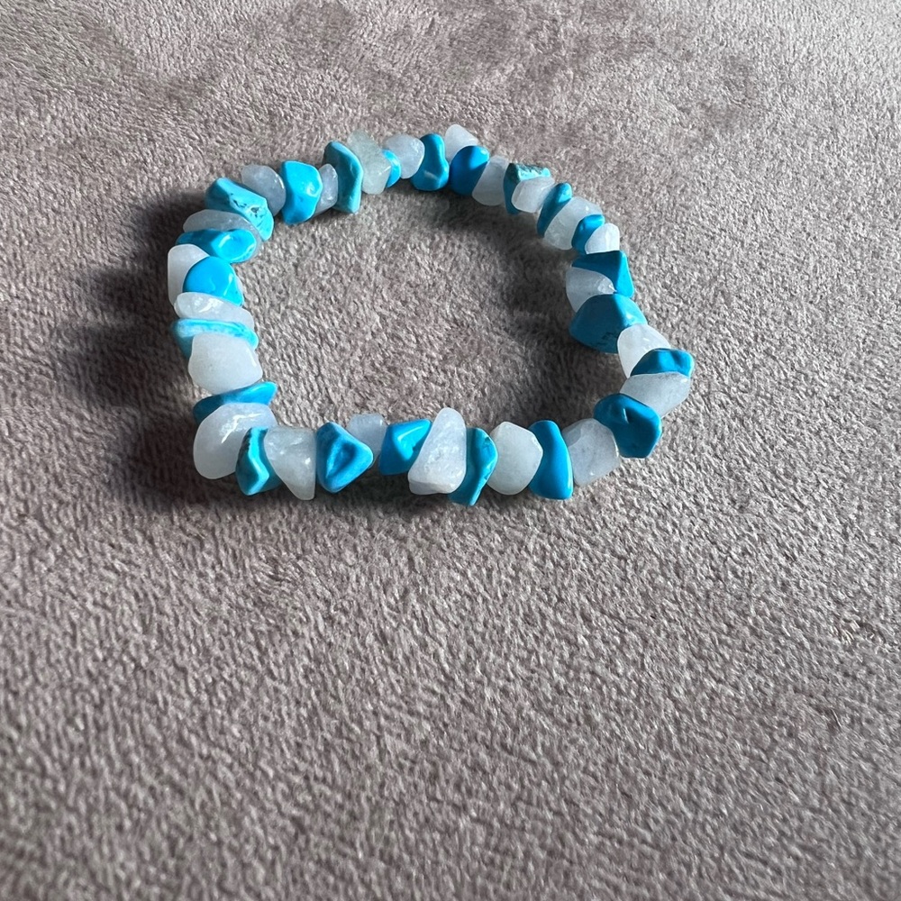 Handmade Lovely Natural Blue Turquoise & White Jade Beaded Bracelet, Size 7” - Picture 3 of 4